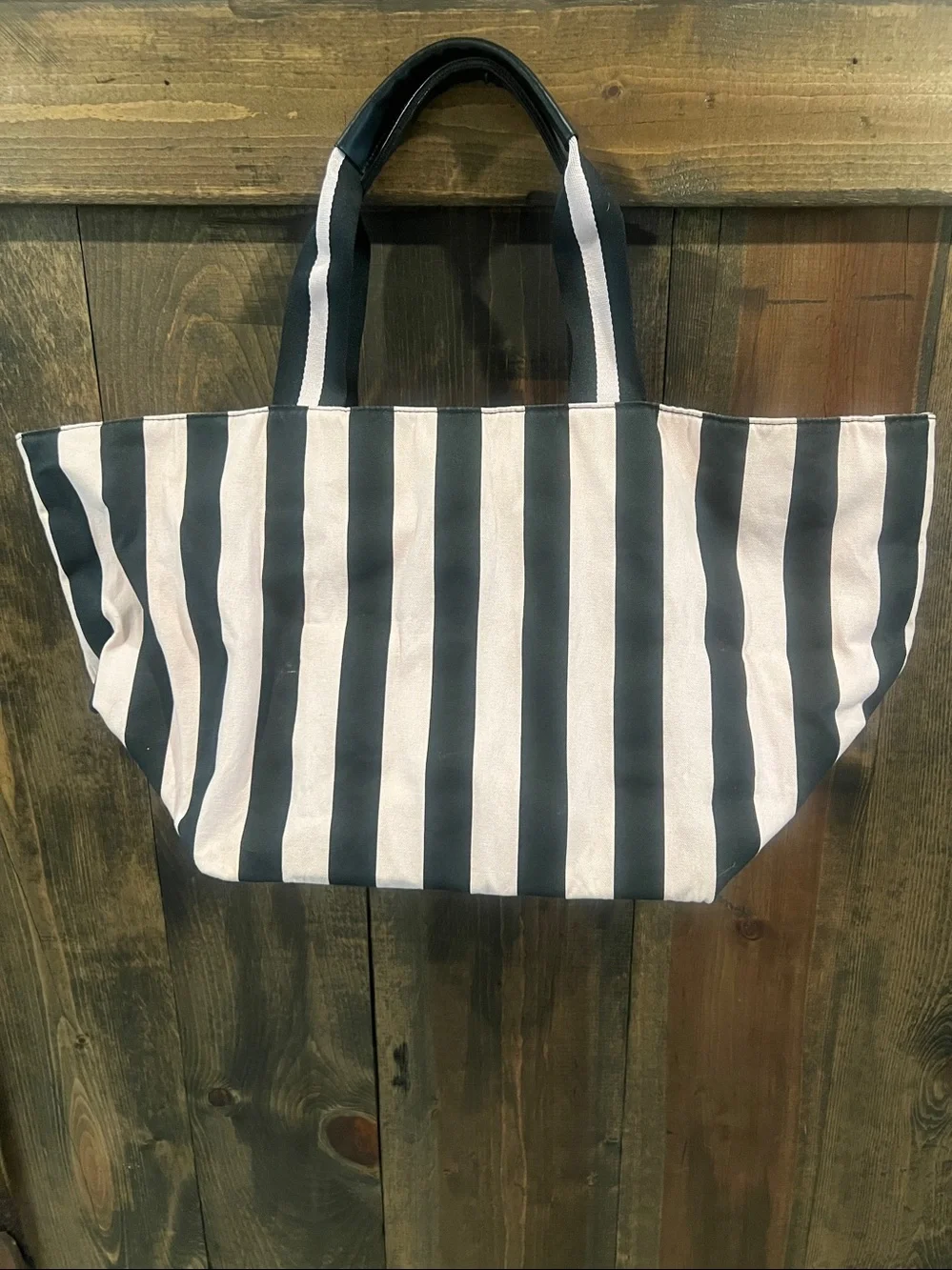 Victoria’s Secret large canvas tote with zipper closure - Picture 2 of 6